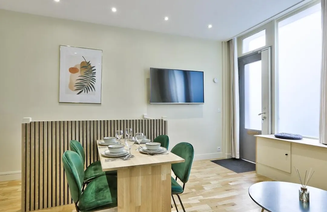 Cosy Appartement - Eiffel Tower-1
